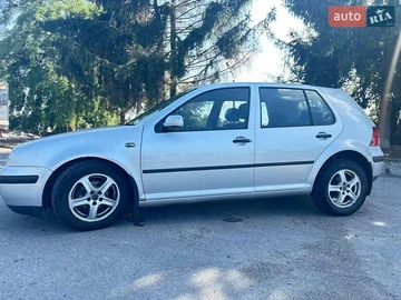 Авто Volkswagen Golf 2000 № 7840446