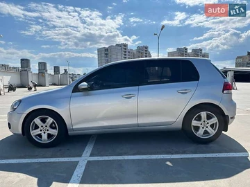 Авто Volkswagen Golf 2010 № 7840589