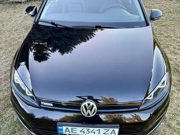 Авто Volkswagen E-Golf 2015 № 7840665