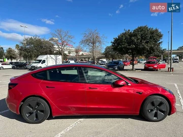 Авто Tesla Model 3 2021 № 7840784