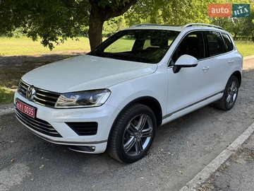 Авто Volkswagen Touareg 2015 № 7840850