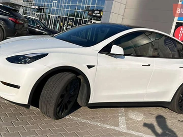 Авто Tesla Model Y 2023 № 7842068