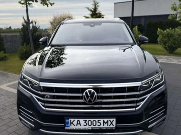 Авто Volkswagen Touareg 2018 № 7842832