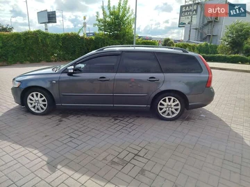 Авто Volvo V50 2009 № 7842990
