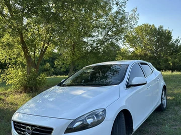 Авто Volvo V40 2014 № 7843776