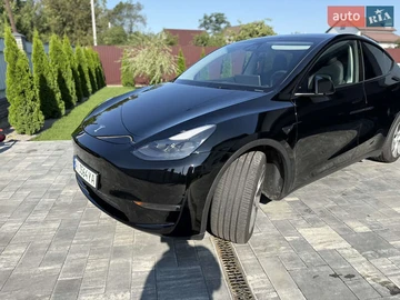 Авто Tesla Model Y 2023 № 7844303