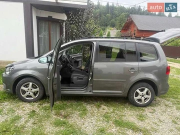 Авто Volkswagen Touran 2011 № 7844704