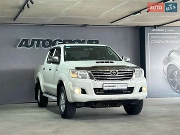 Авто Toyota Hilux 2013 № 7844857