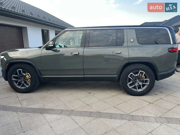 Авто Rivian R1S 2023 № 7845361