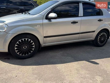 Авто Chevrolet Aveo 2010 № 7845437
