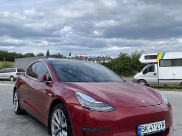 Авто Tesla Model 3 2019 № 7847110