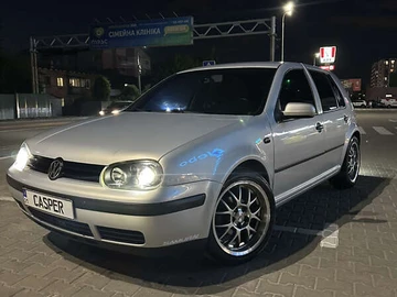 Авто Volkswagen Golf 2000 № 7848548