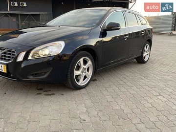Авто Volvo V60 2011 № 7848770