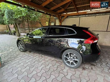 Авто Volvo V40 2015 № 7849320