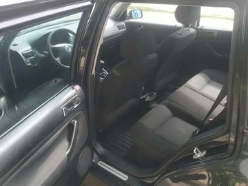 Авто Volkswagen Golf 2001 № 7850098