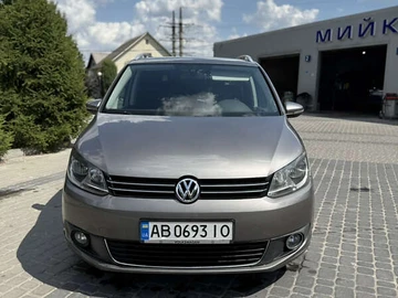Авто Volkswagen Touran 2010 № 7850246