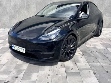Авто Tesla Model Y 2023 № 7850427