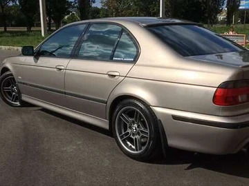 Авто BMW 5 Series 2001 № 7850562
