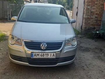 Авто Volkswagen Touran 2009 № 7851673