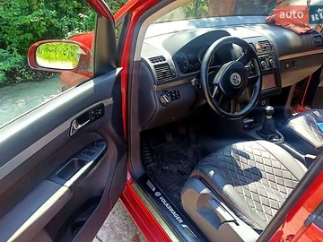 Авто Volkswagen Touran 2004 № 7853320