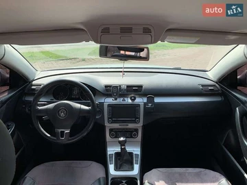 Авто Volkswagen Passat 2010 № 7853333