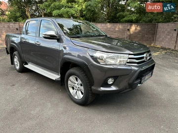 Авто Toyota Hilux 2016 № 7854000
