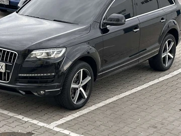 Авто Audi Q7 2010 № 7854540