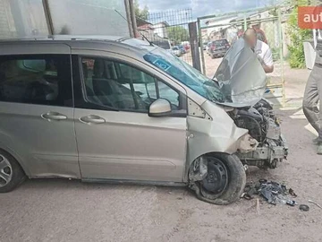 Авто Ford Tourneo Courier 2015 № 7854626