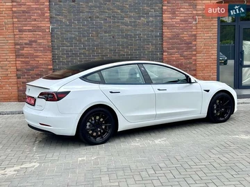 Авто Tesla Model 3 2021 № 7855358
