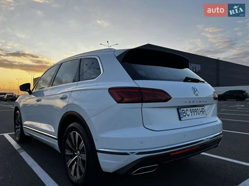 Авто Volkswagen Touareg 2018 № 7855443