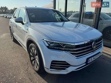 Авто Volkswagen Touareg 2018 № 7855832
