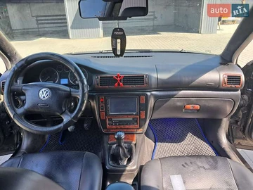 Авто Volkswagen Passat 2000 № 7855886