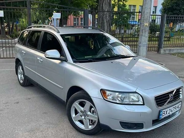 Авто Volvo V50 2009 № 7856175
