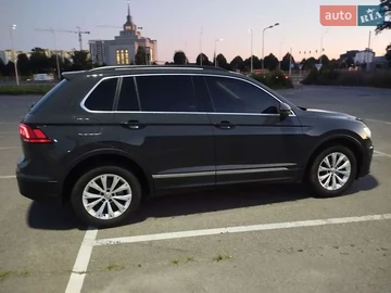 Авто Volkswagen Tiguan 2018 № 7856378
