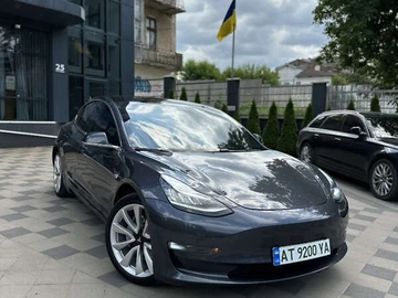 Авто Tesla Model 3 2019 № 7856600