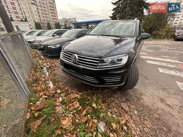 Авто Volkswagen Touareg 2017 № 7857599