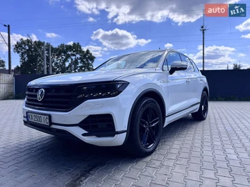 Авто Volkswagen Touareg 2018 № 7857612