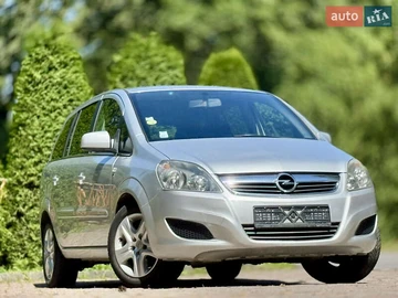 Авто Opel Zafira 2010 № 7859471