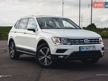 Авто Volkswagen Tiguan 2017 № 7859559