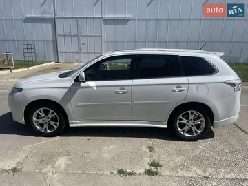 Авто Mitsubishi Outlander 2014 № 7859881