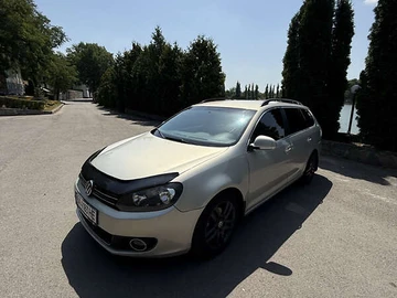 Авто Volkswagen Golf 2010 № 7860116