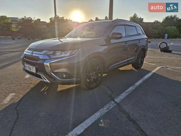 Авто Mitsubishi Outlander 2017 № 7860705