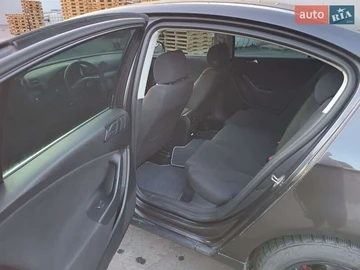 Авто Volkswagen Passat 2005 № 7861009