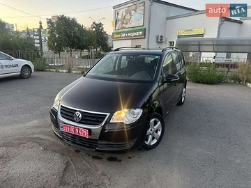 Авто Volkswagen Touran 2010 № 7861047