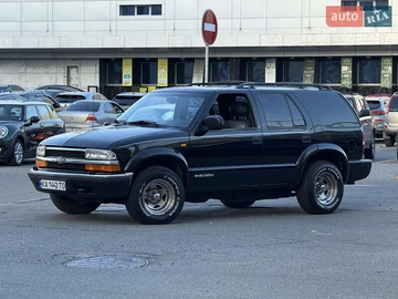 Авто Chevrolet Blazer 2000 № 7861098
