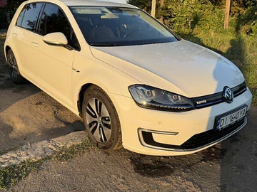Авто Volkswagen E-Golf 2014 № 7861100