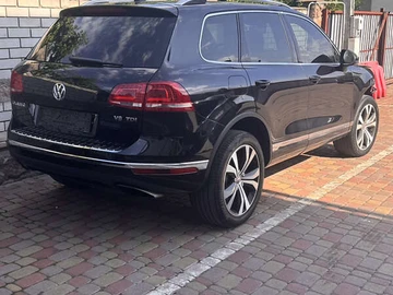Авто Volkswagen Touareg 2015 № 7861811