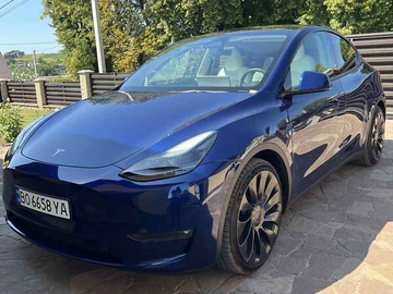 Авто Tesla Model Y 2023 № 7862480