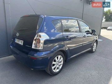 Авто Toyota Corolla Verso 2004 № 7862575