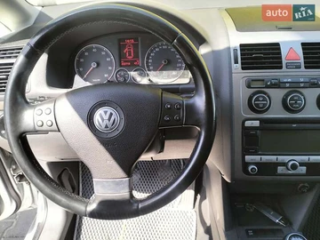 Авто Volkswagen Touran 2009 № 7862654